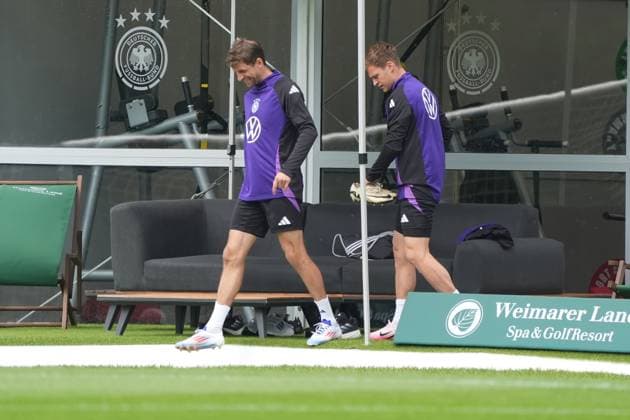 Thomas Müller (Deutschland Germany) und Joshua Kimmich (Deutschland Germany) - Blankenhain 29.05.2024: Trainingslager der Deutschen Nationalmannschaft zur EM-Vorbereitung, Golf Resort Weimarer Land