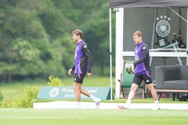 Thomas Müller (Deutschland Germany) und Joshua Kimmich (Deutschland Germany) - Blankenhain 29.05.2024: Trainingslager der Deutschen Nationalmannschaft zur EM-Vorbereitung, Golf Resort Weimarer Land