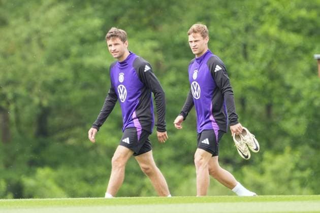 Thomas Müller (Deutschland Germany) und Joshua Kimmich (Deutschland Germany) - Blankenhain 29.05.2024: Trainingslager der Deutschen Nationalmannschaft zur EM-Vorbereitung, Golf Resort Weimarer Land