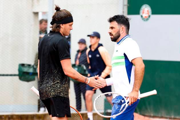 TENNIS - French Open 2024 PARIS,FRANCE,29.MAY.24 - TENNIS - ATP, Tennis Herren World Tour, French Open, Roland Garros, Grand Slam. Image shows Sam Weissborn (AUT) and Romain Arneodo (MON).  GEPAxpictures xPatrickxSteiner
