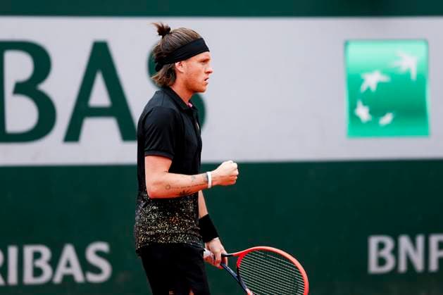 TENNIS - French Open 2024 PARIS,FRANCE,29.MAY.24 - TENNIS - ATP, Tennis Herren World Tour, French Open, Roland Garros, Grand Slam. Image shows the rejoicing of Sam Weissborn (AUT).  GEPAxpictures xPatrickxSteiner