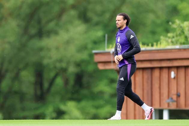 Leroy Sane laeuft ueber den Trainingsplatz, Training Tag 3, Trainingslager der deutschen Natiionalmannschaft, Spa- und GolfResort Weimarer Land, 29.05.2024, Blankenhain, Deutschland.
