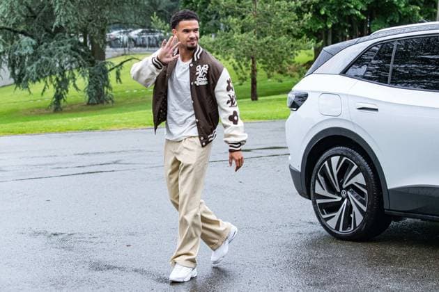 Warren ZaÃ¯re-Emery FOOTBALL : Arrivee des joueurs de lÂ’Equipe de France - Clairefontaine - 29 05 2024 BaptisteAutissier Panoramic 