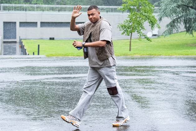 Kylian Mbappe FOOTBALL : Arrivee des joueurs de lÂ’Equipe de France - Clairefontaine - 29 05 2024 BaptisteAutissier Panoramic 