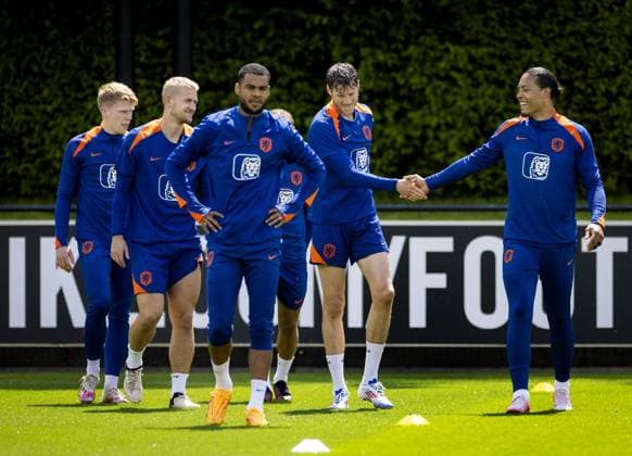 ZEIST - Jerdy Schouten, Matthijs de Ligt, Cody Gakpo, Wout Weghorst and Virgil van Dijk during a training session of the Dutch national team, Nationalteam at the KNVB Campus on May 29, 2024 in Zeist, Netherlands. The Dutch national team is preparing for the European Football Championship in Germany. ANP KOEN VAN WEEL UEFA EURO, EM, Europameisterschaft,Fussball 2024 Germany 2024 xVIxANPxSportx xxANPxIVx 499865090 originalFilename: 499865090.jpg