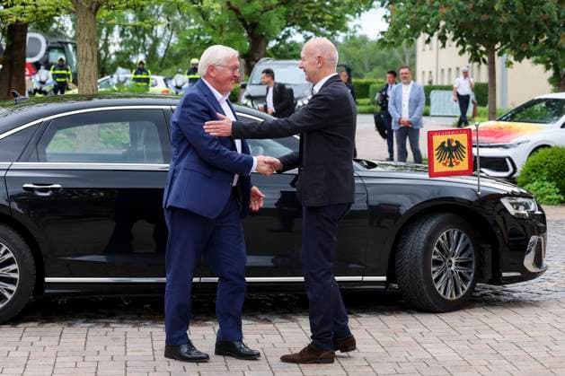 Bundespraesident Frank-Walter Steinmeier wird im deutschen Mannschafts-Quartier von Praesident Bernd Neuendorf (Deutscher Fussball-Bund) empfangen, Besuch des Bundespraesidenten, Trainingslager der deutschen Natiionalmannschaft, Spa- und GolfResort Weimarer Land, 29.05.2024, Blankenhain, Deutschland.