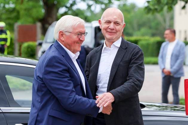 Bundespraesident Frank-Walter Steinmeier wird im deutschen Mannschafts-Quartier von Praesident Bernd Neuendorf (Deutscher Fussball-Bund) empfangen, Besuch des Bundespraesidenten, Trainingslager der deutschen Natiionalmannschaft, Spa- und GolfResort Weimarer Land, 29.05.2024, Blankenhain, Deutschland.