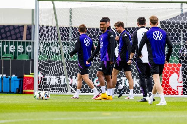 29.05.2024, GER, Fussball, Maenner, Saison 2023 2024, DFB Nationalmannschaft Trainingslager Blankenhain, Trainingseinheit im Spa&GolfResort Weimarer Land Benjamin Henrichs auf dem Trainingsplatz Sportplatz in Blankenhain 99444 Blankenhain Schloss Blankenhain Spa & Golf Thüringen Deutschland