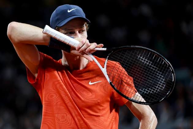 TENNIS - French Open 2024 PARIS,FRANCE,28.MAY.24 - TENNIS - WTA, Tennis Damen Tour, French Open, Roland Garros, Grand Slam. Image shows Jannik Sinner (ITA).  GEPAxpictures xPatrickxSteiner