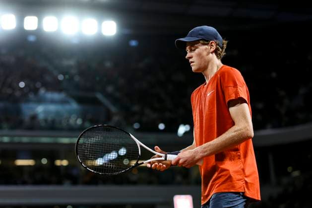 TENNIS - French Open 2024 PARIS,FRANCE,28.MAY.24 - TENNIS - WTA, Tennis Damen Tour, French Open, Roland Garros, Grand Slam. Image shows Jannik Sinner (ITA).  GEPAxpictures xPatrickxSteiner