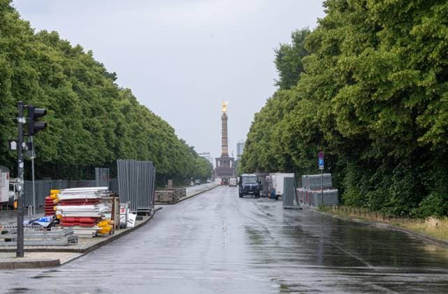 Fussball, Saison 2023 2024, Europameisterschaft, die Fanmeile am Brandenburger Tor in Berlin, 30.05. 2024, Copyright: xSebastianxRäppold MatthiasxKochx