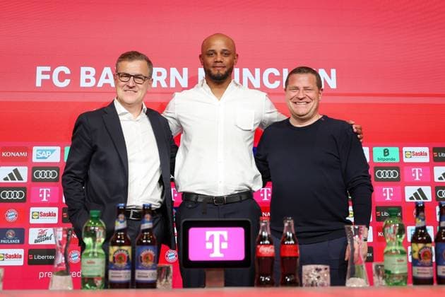 l-r: Vorstandsvorsitzender Jan-Christian Dreesen (FC Bayern Muenchen), Chef-Trainer Vincent Kompany (FC Bayern Muenchen), Sportvorstand Max Ebert (FC Bayern Muenchen), Vorstellung Trainer FC Bayern Muenchen, Fussball, 1. Bundesliga, 30.05.2024 DFB regulations prohibit any use of photographs as image sequences and or quasi-video Muenchen Bayern Deutschland