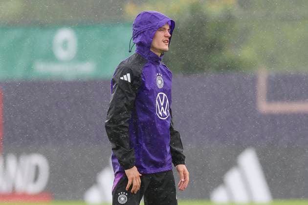 Florian Wirtz schaut, Training Tag 4, Trainingslager der deutschen Natiionalmannschaft, Spa- und GolfResort Weimarer Land, 30.05.2024, Blankenhain, Deutschland.