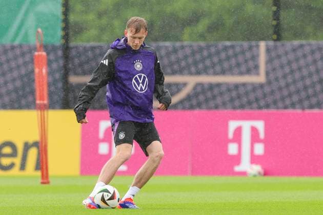 Maximilian Beier kontrolliert den Ball, Training Tag 4, Trainingslager der deutschen Natiionalmannschaft, Spa- und GolfResort Weimarer Land, 30.05.2024, Blankenhain, Deutschland.