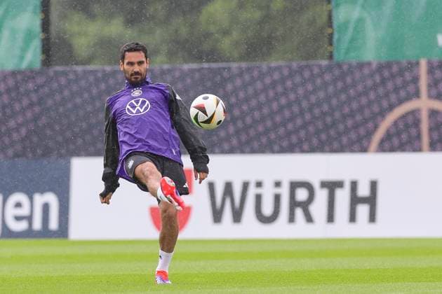 Ilkay Guendogan kontrolliert den Ball, Training Tag 4, Trainingslager der deutschen Natiionalmannschaft, Spa- und GolfResort Weimarer Land, 30.05.2024, Blankenhain, Deutschland.