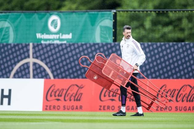 DFB Trainingslager Training; 30.05.2024 Sandro Wagner (Co-Trainer Deutschland) baut das Training auf DFB Trainingslager Training; Blankenhain, Golf&Spa Resort Weimarer Land am 30.05.2024 Copyright: xBEAUTIFULxSPORTS Wunderlx