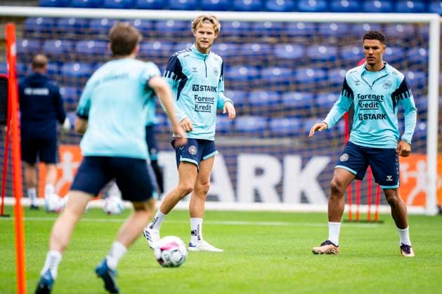 Morten Hjulmand (in the middle) and Alexander Bah. The danish men s national football team is training at Broendby Stadium on Thursday, May 30, 2024. The team is preparing for the UEFA EURO, EM, Europameisterschaft,Fussball 2024 European Football Championship (Photo: Ida Marie Odgaard Ritzau Scanpix) , Broendby Denmark Copyright: RitzauxScanpix IdaxMariexOdgaardx spdk20240530-114046-L