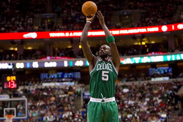 NBA, Basketball Herren, USA Celtics vs 76ers MAR 11 March 11, 2011: Boston Celtics power forward Kevin Garnett (5) with the shot attempt during the NBA game between the Boston Celtics and the Philadelphia 76ers at the Wells Fargo Center in Philadelphia, Pennsylvania. The 76ers beat the Celtics, 89-86.(Credit Image: & 169; Chris Szagola Cal Media) Philadelphia Pennsylvania U.S. EDITORIAL USE ONLY Copyright: xx ZUMA-20110311_zaf_cs7_132.jpg ChrisxSzagolax csmphoto425270