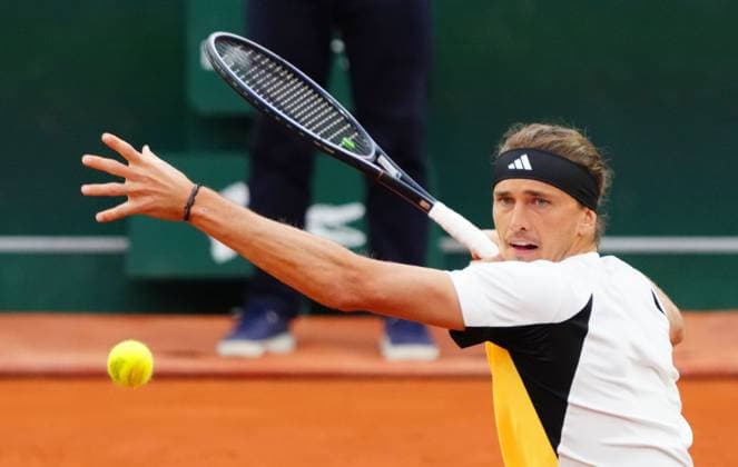 Alexander Zverev in second round action French Open Tennis, Day 5, Tennis, Roland Garros, Paris, France - 30 May 2024  Copyright: xJavierxGarcia Shutterstockx 14513421w