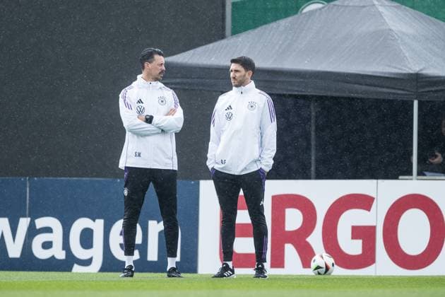 DFB Trainingslager Training; 30.05.2024 Sandro Wagner (Co-Trainer Deutschland) und Benjamin Glück (Co-Trainer Deutschland) DFB Trainingslager Training; Blankenhain, Golf&Spa Resort Weimarer Land am 30.05.2024 Copyright: xBEAUTIFULxSPORTS Wunderlx