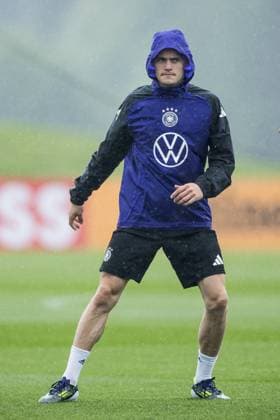 DFB Trainingslager Training; 30.05.2024 Florian Wirtz (Deutschland) im Warm Up DFB Trainingslager Training; Blankenhain, Golf&Spa Resort Weimarer Land am 30.05.2024 Copyright: xBEAUTIFULxSPORTS Wunderlx