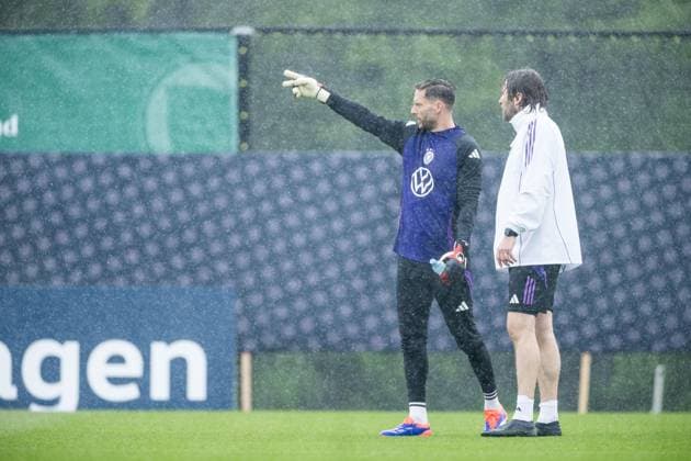 DFB Trainingslager Training; 30.05.2024 Oliver Baumann (Deutschland) trainiert im strömenden Regen DFB Trainingslager Training; Blankenhain, Golf&Spa Resort Weimarer Land am 30.05.2024 Copyright: xBEAUTIFULxSPORTS Wunderlx