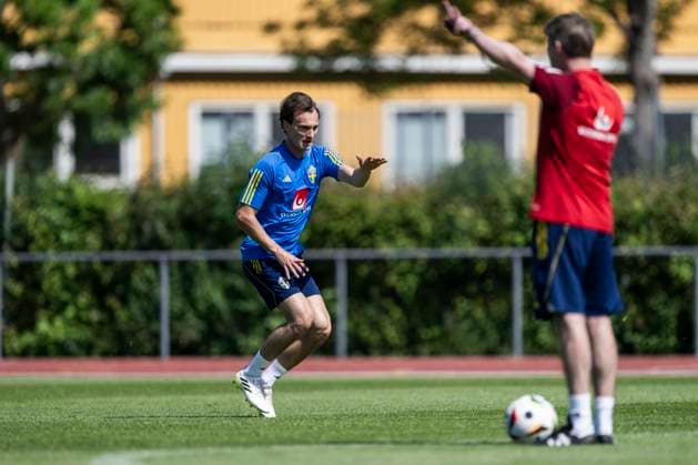 240530 Hjalmar Ekdal of the Swedish men s national football team during a training session on May 30, 2024 in Stockholm. Photo: Johanna Säll BILDBYRAN kod JL JL0383 fotboll football soccer fotball landskamp träning practice training sverige sweden sverige a bbeng Copyright: JOHANNAxSÄLL BB240530BB432