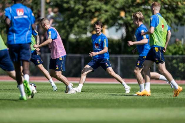 240530 Hjalmar Ekdal of the Swedish men s national football team during a training session on May 30, 2024 in Stockholm. Photo: Johanna Säll BILDBYRAN kod JL JL0383 fotboll football soccer fotball landskamp träning practice training sverige sweden sverige a bbeng Copyright: JOHANNAxSÄLL BB240530BB435