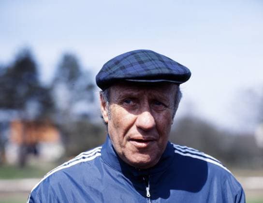 Archivbilder der Woche SPORT KW21 23.11.73 DFB Training Deutschland, Stuttgart, 23.11.1973, Fussball, DFB Deutschland Training in Suttgart: Helmut Schön (Bundestrainer). *** 23 11 73 DFB training Germany, Stuttgart, 23 11 1973, Football, DFB Germany training in Suttgart Helmut Schön national coach