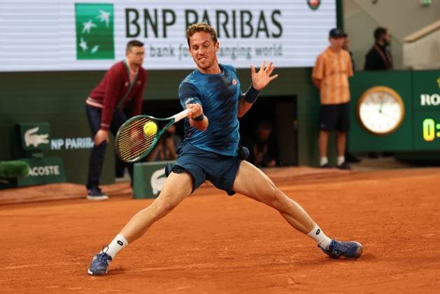 ROLAND GARROS 2024 Thierry Larret Maxppp. Tennis. Roland Garros 2024. Internationaux de France de tennis. Stade Roland Garros, Paris (75). Le 30 mai 2024. Court Philippe Chatrier : Novak DJKOVIC (SRB) vs Roberto CARBALLES BAENA (ESP) PARIS (75) STADE ROLAND GARROS PARIS ILE DE FRANCE FRANCE  Copyright: xThierryxLarret MAXPPPxThierryxLarretx TL_20240530_0813 TLx20240530x0813