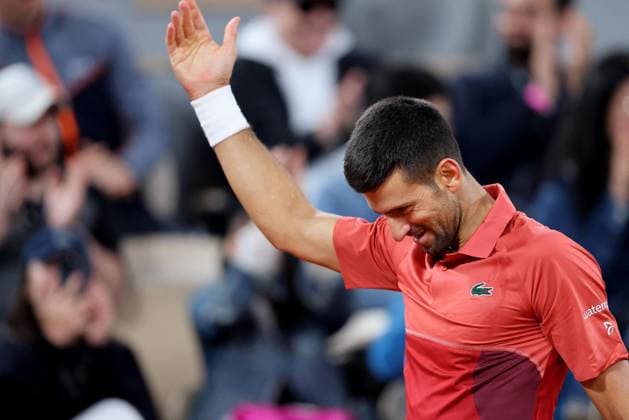 Novak Djokovic lors du deuxieme tour hommes des Internationaux de France de Tennis de Roland Garros 2024 Ã Paris Novak Djokovic lors du deuxieme tour hommes des Internationaux de France de Tennis de Roland Garros 2024 Ã Paris, France, le 30 mai 2024. Jacovides-Moreau Bestimage Serbian Novak Djokovic during the men s second round of the French Open Tennis Championships at Roland Garros 2024 in Paris, France, on May 30, 2024. Paris France  Copyright: xJACOVIDES-MOREAUx xBESTIMAGExJACOVIDES-MOREAUx xBESTIMAGEx