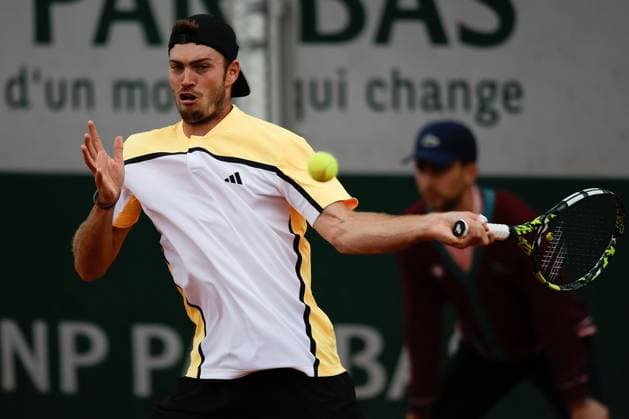 30.05.2024 Tennis, French Open 2024 Roland-Garros, FRA, Men™s Singles Court 5 - SECOND ROUND Zizou Bergs (Belgium) - Maximilian Marterer (Germany) Bild: v. li. Maximilian Marterer (Germany) spielt eine Vorhand. Copyright: HMBxMedia AntonioxBorga