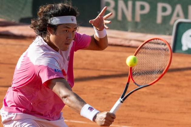 (240531) -- PARIS, May 31, 2024 -- Zhang Zhizhen of China hits a return during the men s singles second round match between Zhang Zhizhen of China and Lorenzo Sonego of Italy at the French Open tennis tournament at Roland Garros, Paris, France, May 30, 2024. ) (SP)FRANCE-PARIS-TENNIS-FRENCH OPEN-MEN S SINGLES MengxDingbo 