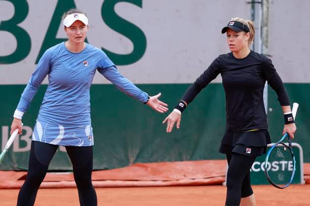 Barbora Krejcikova, Laura Siegemund, Damen Doppel Tennis - French Open 2024 - Roland Garros - Paris - - France - 31 May 2024. Copyright: xJuergenxHasenkopfx