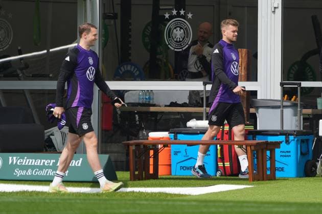 Maximilian Mittelstädt (Deutschland Germany), Torwart Goalie Manuel Neuer (Deutschland Germany) - Blankenhain 31.05.2024: Trainingslager der Deutschen Nationalmannschaft zur EM-Vorbereitung, Golf Resort Weimarer Land