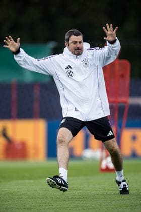 DFB Trainingslager Training; 31.05.2024 Andreas Kronenberg (Torwarttrainer Deutschland) DFB Trainingslager Training; Blankenhain, Golf&Spa Resort Weimarer Land am 31.05.2024 Copyright: xBEAUTIFULxSPORTS Wunderlx
