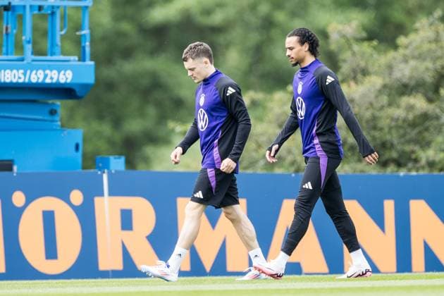 DFB Trainingslager Training; 31.05.2024 Florian Wirtz (Deutschland) und Leroy Sane (Deutschland) auf dem Weg zum Trainingsplatz DFB Trainingslager Training; Blankenhain, Golf&Spa Resort Weimarer Land am 31.05.2024 Copyright: xBEAUTIFULxSPORTS Wunderlx