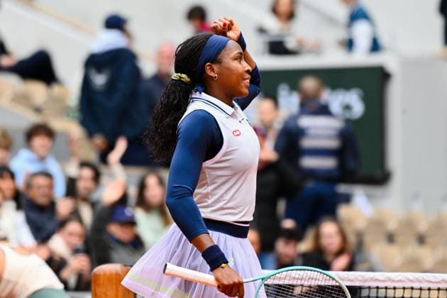 Coco Gauff ( USA ) celebrates her match victory during the 2024 French Open at Roland Garros on May 31, 2024 in Paris, France. ( Photo by federico pestellini panoramic ) - TENNIS : Roland Garros 2024 - Internationaux de France - 31 05 2024 FedericoPestellini Panoramic 