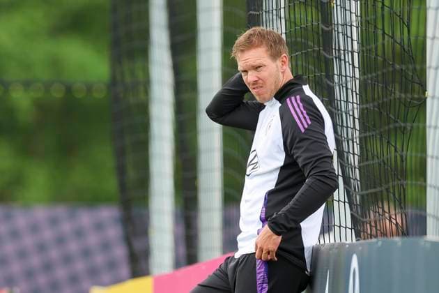Bundestrainer Julian Nagelsmann beobachtet das Training, Training Tag 5, Trainingslager der deutschen Natiionalmannschaft, Spa- und GolfResort Weimarer Land, 31.05.2024, Blankenhain, Deutschland.