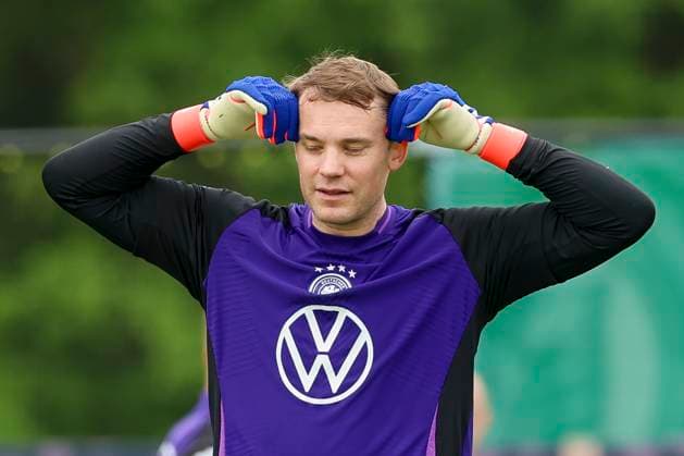 Torhueter Manuel Neuer gestikuliert, Training Tag 5, Trainingslager der deutschen Natiionalmannschaft, Spa- und GolfResort Weimarer Land, 31.05.2024, Blankenhain, Deutschland.
