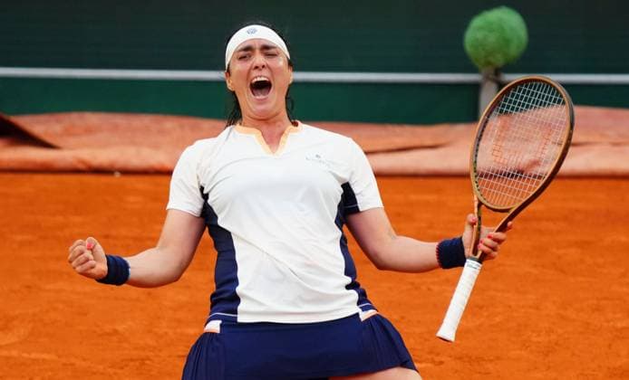 Ons Jabeur celebrates winning her third round match against Leylah Fernandez French Open Tennis, Day 6, Tennis, Roland Garros, Paris, France - 31 May 2024  Copyright: xJavierxGarcia Shutterstockx 14516281am