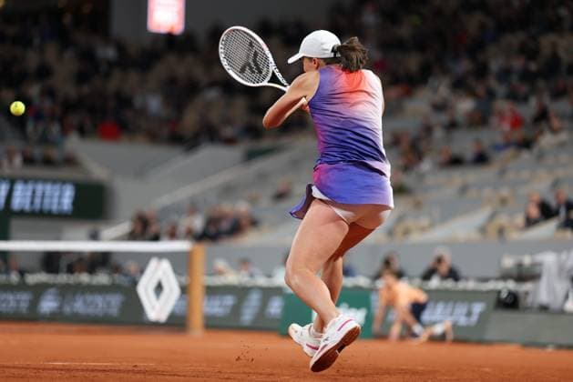 ROLAND GARROS 2024 Thierry Larret Maxppp. Tennis. Roland Garros 2024. Internationaux de France de tennis. Stade Roland Garros, Paris (75). Le 31 mai 2024. Court Philippe Chatrier : Iga SWIATEK (POL) vs Marie BOUZKOVA (CZE). PARIS (75) STADE ROLAND GARROS PARIS ILE DE FRANCE FRANCE  Copyright: xThierryxLarret MAXPPPxThierryxLarretx TL_20240531_0608 0492741778st