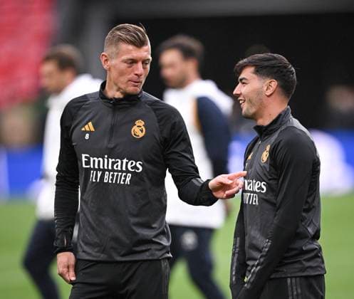 Fussball CHL FINALE 2023 2024 Finale in London 31.05.2024 Borussia Dortmund - Real Madrid Training Real Madrid im Wembley Stadium: Toni Kroos (li) und Brahim Diaz