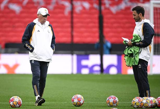 Fussball CHL FINALE 2023 2024 Finale in London 31.05.2024 Borussia Dortmund - Real Madrid Training Real Madrid im Wembley Stadium: Trainer Carlo Ancelotti (li) und Co-Trainer Sohn Davide Ancelotti (re)