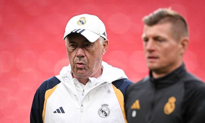 Fussball CHL FINALE 2023 2024 Finale in London 31.05.2024 Borussia Dortmund - Real Madrid Training Real Madrid im Wembley Stadium: Trainer Carlo Ancelotti (li9 und Toni Kroos
