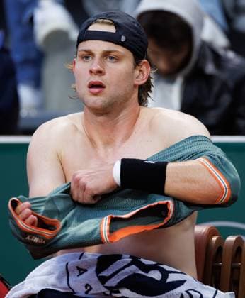 Belgian Zizou Bergs pictured during a tennis match against Bulgarian Dimitrov, in the third round of the men s singles, at the Roland Garros French Open tennis tournament, in Paris, France, Friday 31 May 2024. This year s grand slam tournament takes place from 26 May to 09 June. BENOITxDOPPAGNE  x93742905x