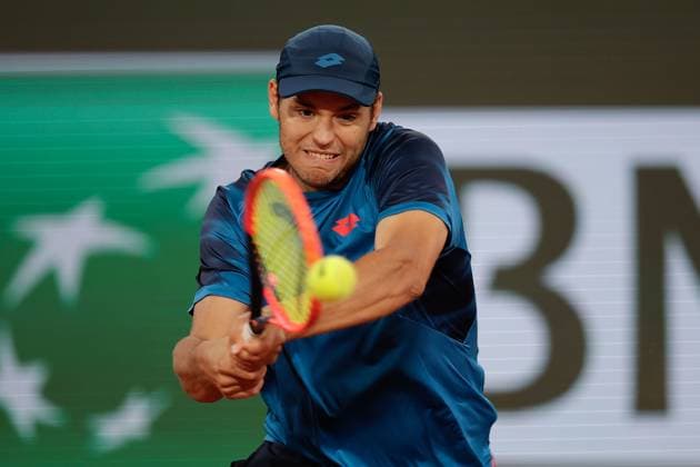 31.05.2024 Tennis, French Open 2024 Roland-Garros, FRA, Bild: v. li. Pavel Kotov spielt eine Rückhand. Copyright: HMBxMedia AntonioxBorga