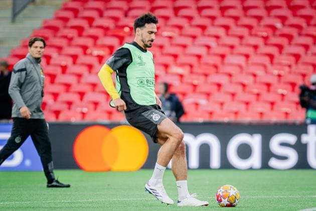 2024.05.31 Londyn Final ligi mistrzow, trening, training session, Borussia Dortmund, Wembley, London Trening Borussi Dortmund przed finalem Ligi Mistrzow N z Mats Hummels Foto Mateusz Porzucek PressFocus 2024.05.31 Londyn Borussia Dortmund training before UEFA Champions League final Trening Borussi Dortmund przed finalem Ligi Mistrzow Mats Hummels Credit: Mateusz Porzucek PressFocus NEWSPIX.PL --- Newspix.pl POLAND OUT!  20240531PF_MP137