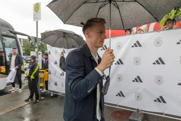 Reportage 31.05.2024 Ankunftsfest der deutschen Männer Nationalmannschaft bei adidas in Herzogenaurach bei strömenden Regen Chris Führich Herzogenaurach Bayern Deutschland