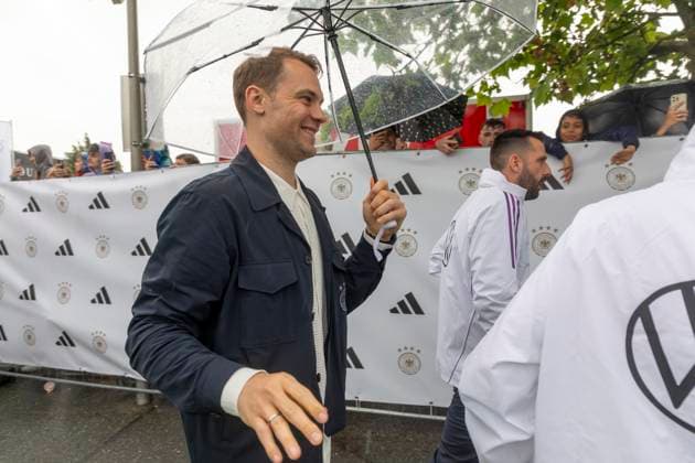 Reportage 31.05.2024 Ankunftsfest der deutschen Männer Nationalmannschaft bei adidas in Herzogenaurach bei strömenden Regen Manuel Neuer Herzogenaurach Bayern Deutschland